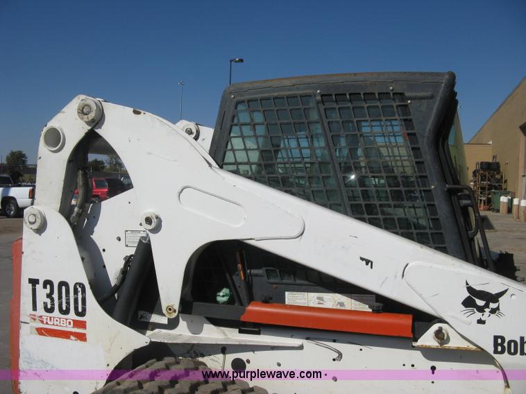 image for item H4481 2004 Bobcat T300 Turbo track skid steer