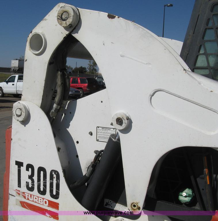 image for item H4481 2004 Bobcat T300 Turbo track skid steer
