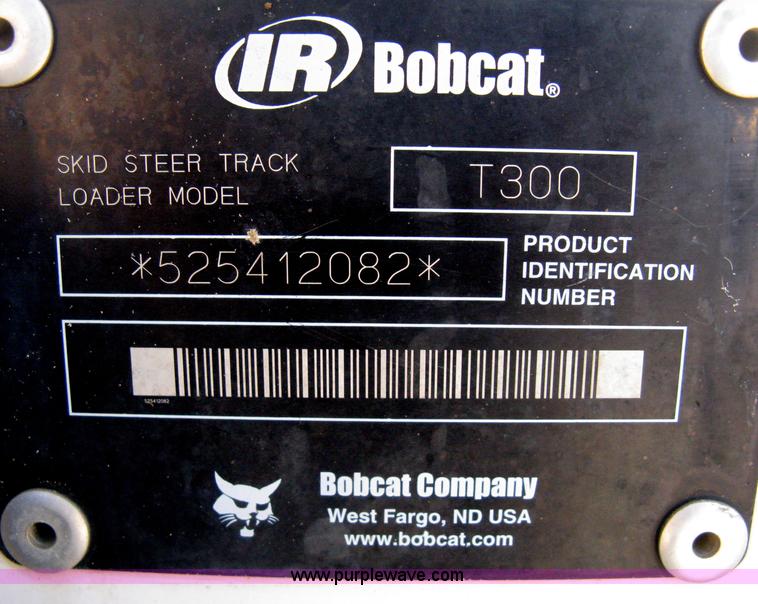 image for item H4481 2004 Bobcat T300 Turbo track skid steer