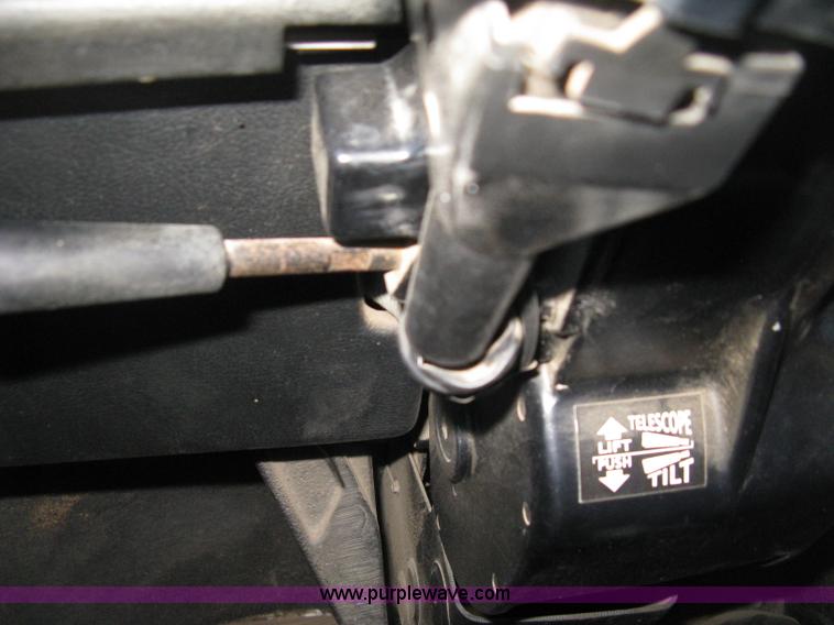 image for item H4489 1996 Freightliner FLD112SD dump truck