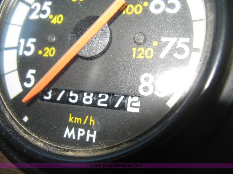 image for item H4489 1996 Freightliner FLD112SD dump truck