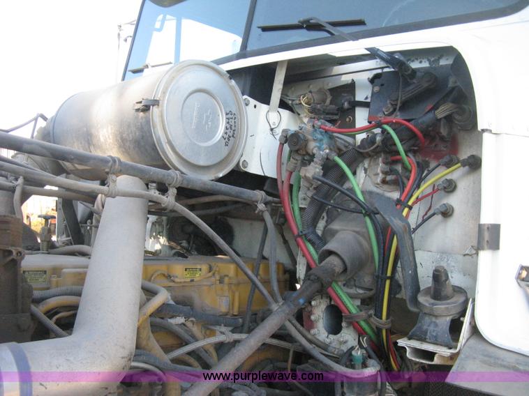 image for item H4489 1996 Freightliner FLD112SD dump truck