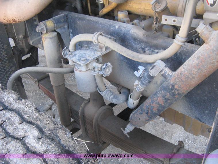 image for item H4489 1996 Freightliner FLD112SD dump truck