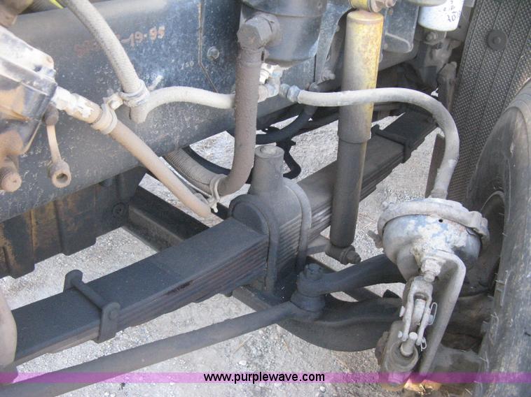 image for item H4489 1996 Freightliner FLD112SD dump truck