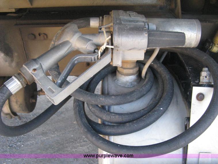 image for item H4489 1996 Freightliner FLD112SD dump truck