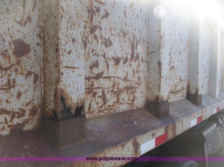 image for item H4489 1996 Freightliner FLD112SD dump truck