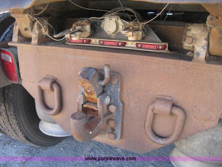 image for item H4489 1996 Freightliner FLD112SD dump truck