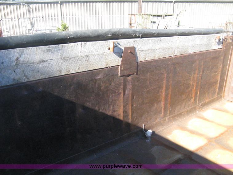 image for item H4489 1996 Freightliner FLD112SD dump truck