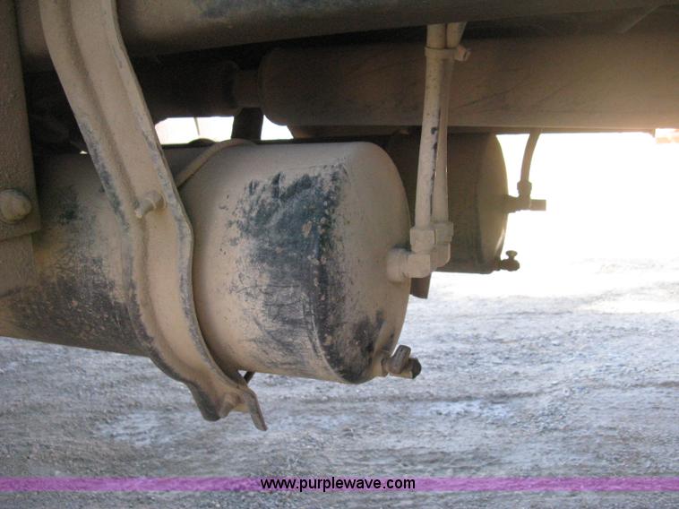 image for item H4489 1996 Freightliner FLD112SD dump truck