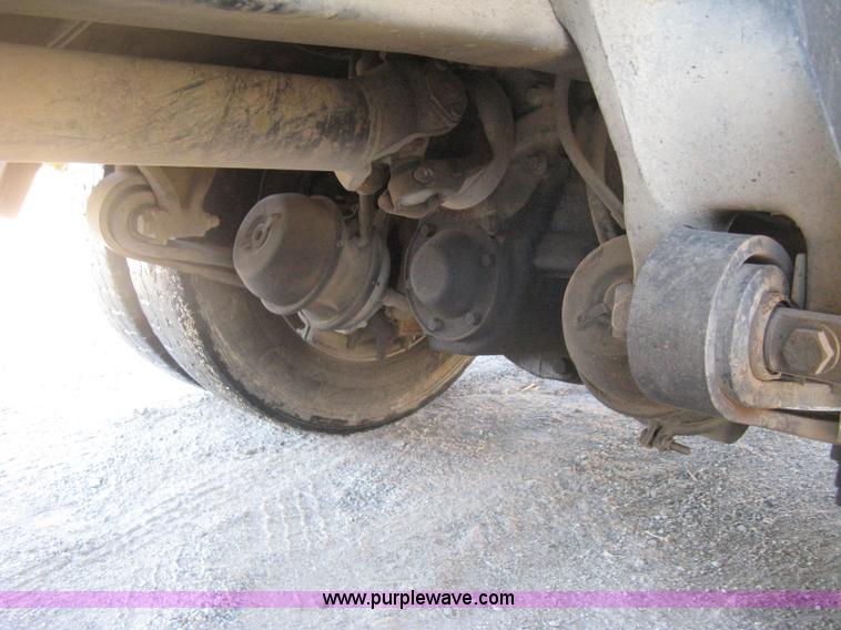 image for item H4489 1996 Freightliner FLD112SD dump truck