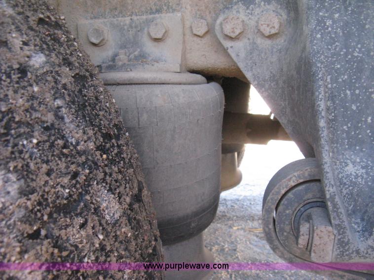 image for item H4489 1996 Freightliner FLD112SD dump truck