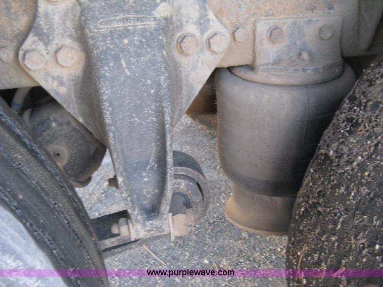 image for item H4489 1996 Freightliner FLD112SD dump truck