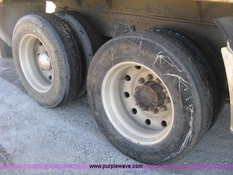 image for item H4489 1996 Freightliner FLD112SD dump truck