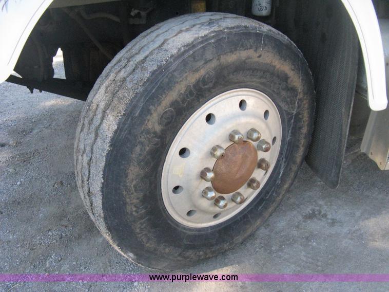 image for item H4489 1996 Freightliner FLD112SD dump truck