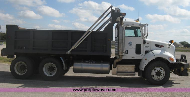 image for item H6269 2008 Peterbilt 340 dump truck