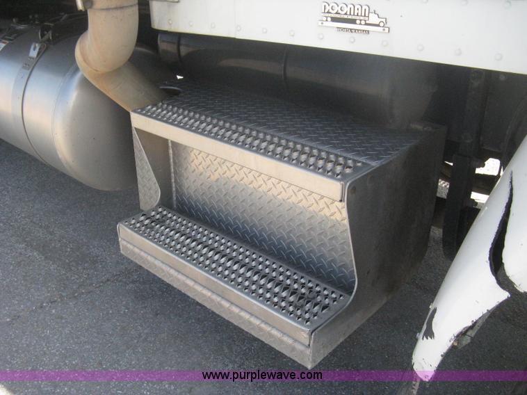 image for item H6269 2008 Peterbilt 340 dump truck