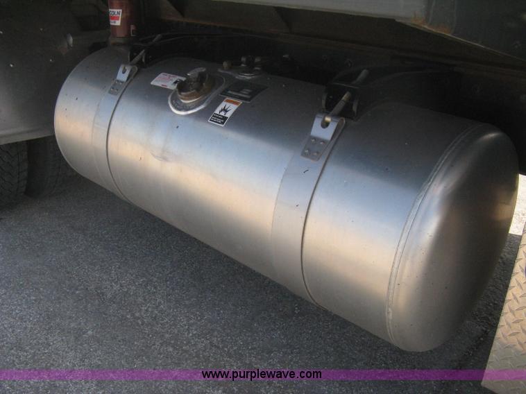 image for item H6269 2008 Peterbilt 340 dump truck