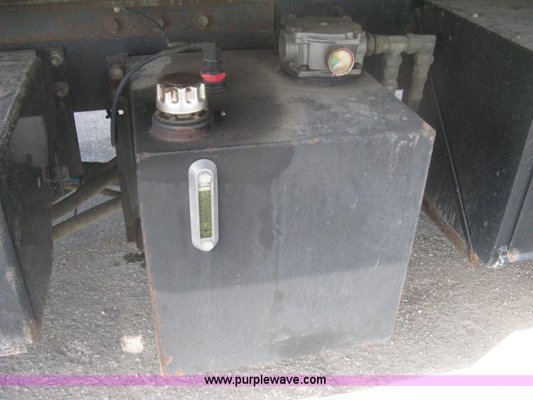 image for item H6269 2008 Peterbilt 340 dump truck