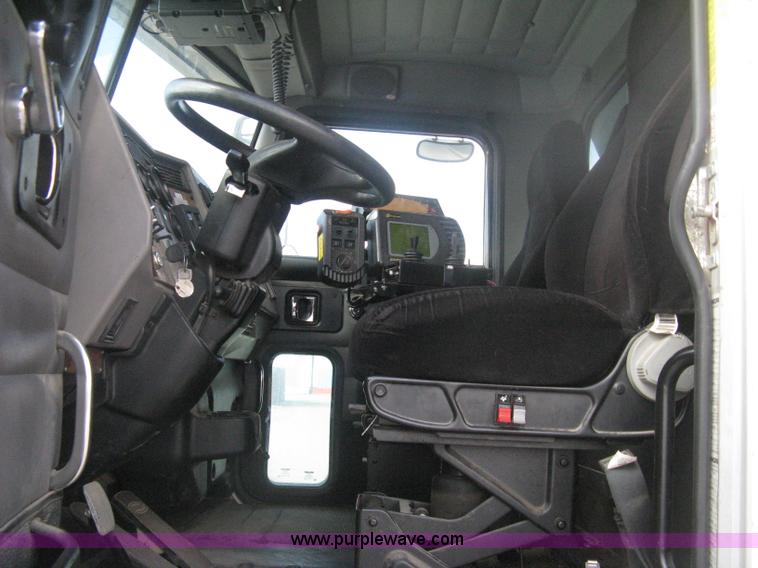 image for item H6269 2008 Peterbilt 340 dump truck