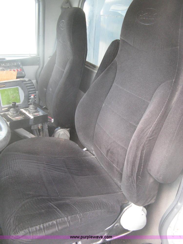 image for item H6269 2008 Peterbilt 340 dump truck