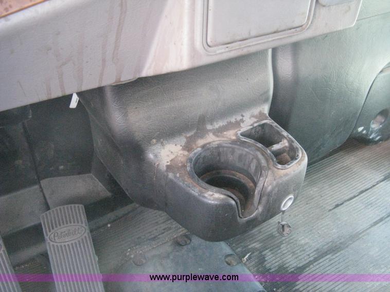 image for item H6269 2008 Peterbilt 340 dump truck