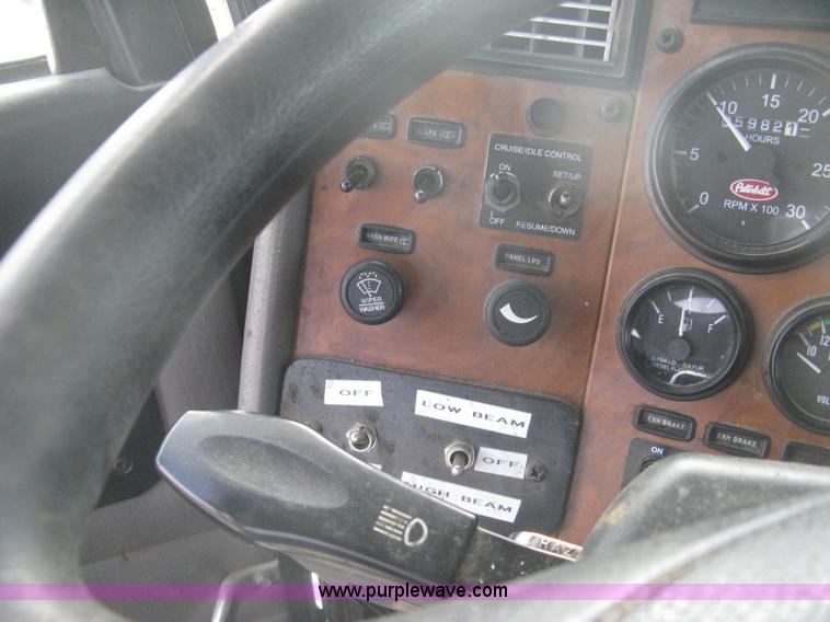 image for item H6269 2008 Peterbilt 340 dump truck