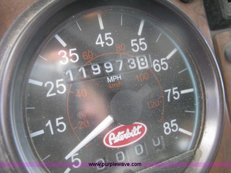 image for item H6269 2008 Peterbilt 340 dump truck