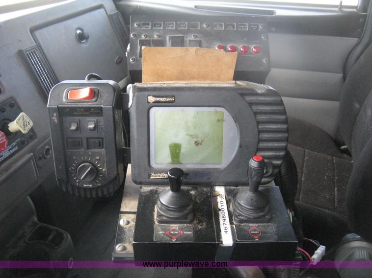 image for item H6269 2008 Peterbilt 340 dump truck