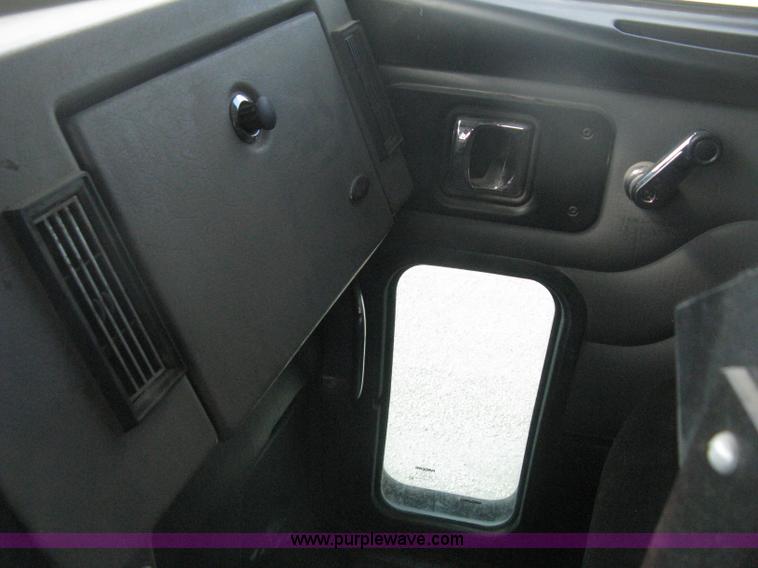 image for item H6269 2008 Peterbilt 340 dump truck