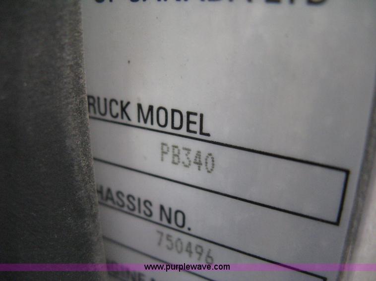 image for item H6269 2008 Peterbilt 340 dump truck