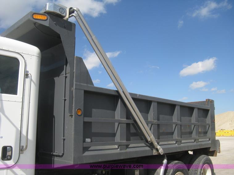 image for item H6269 2008 Peterbilt 340 dump truck