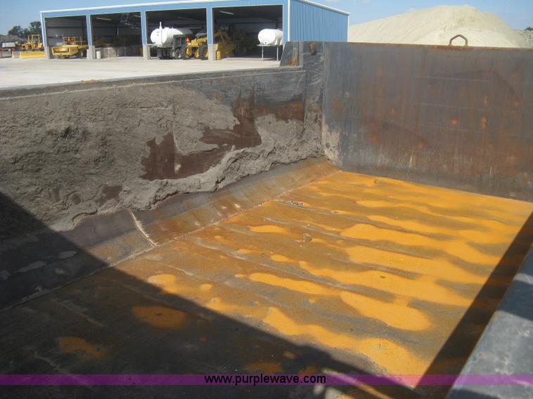 image for item H6269 2008 Peterbilt 340 dump truck