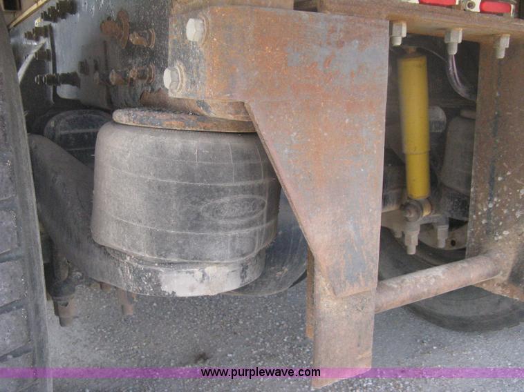 image for item H6269 2008 Peterbilt 340 dump truck