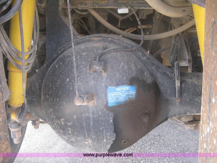 image for item H6269 2008 Peterbilt 340 dump truck