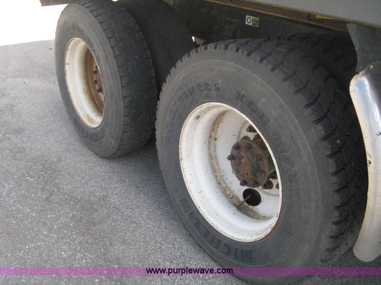 image for item H6269 2008 Peterbilt 340 dump truck