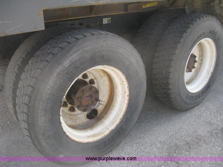 image for item H6269 2008 Peterbilt 340 dump truck