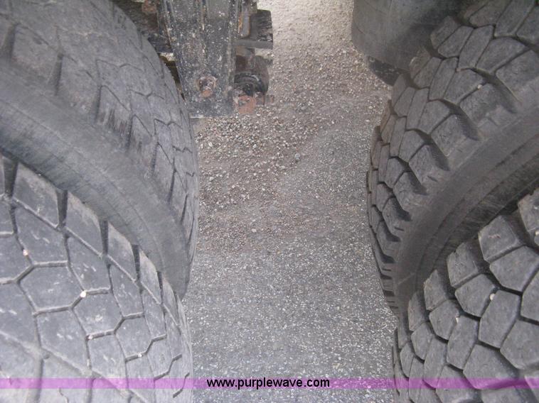 image for item H6269 2008 Peterbilt 340 dump truck