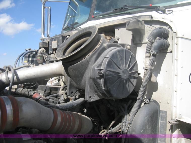 image for item H6269 2008 Peterbilt 340 dump truck