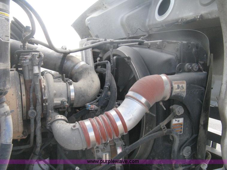 image for item H6269 2008 Peterbilt 340 dump truck