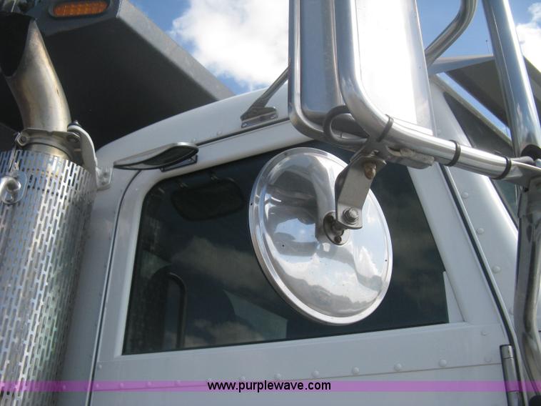 image for item H6269 2008 Peterbilt 340 dump truck