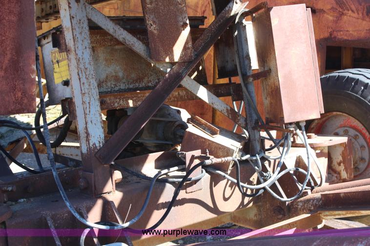 image for item H6771 Cedarapids 100' radial stacker