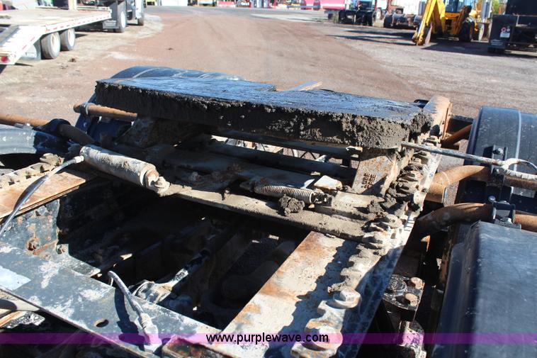 image for item H6796 2002 International F2574 semi truck