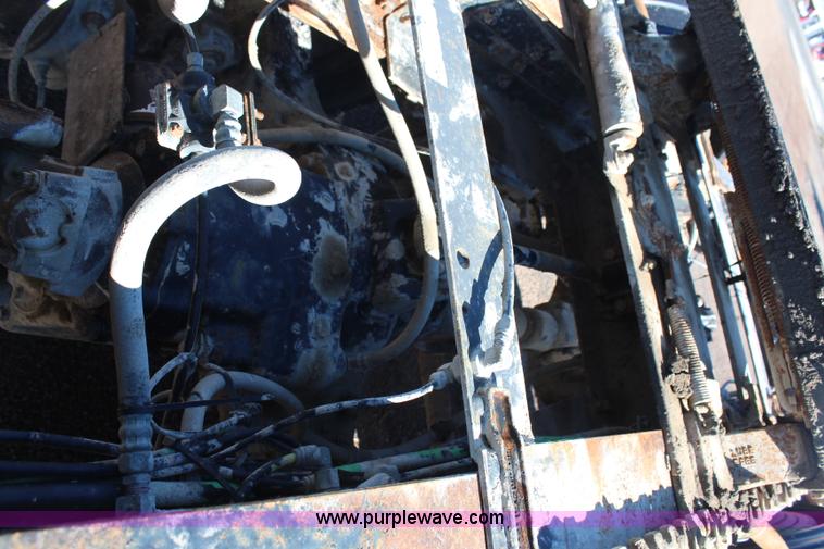 image for item H6796 2002 International F2574 semi truck