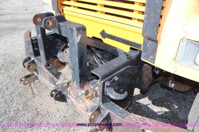 image for item H6798 1999 International 4900 dump truck