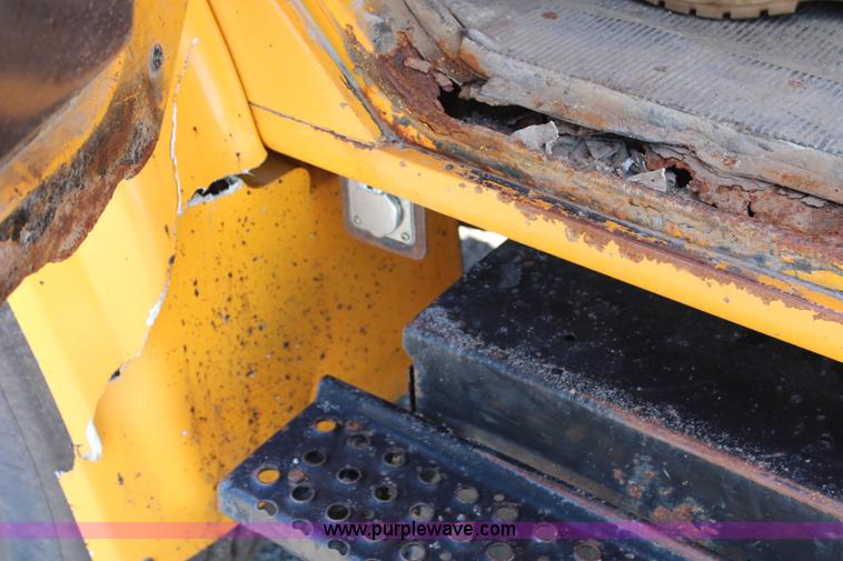 image for item H6798 1999 International 4900 dump truck