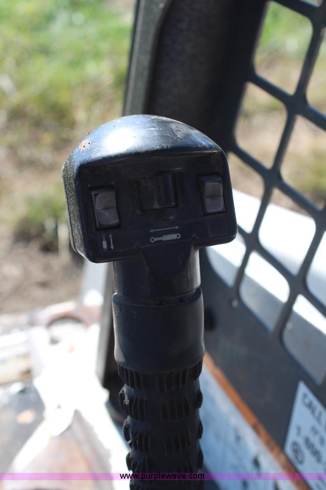 image for item H6801 2002 Bobcat 863 G series skid steer