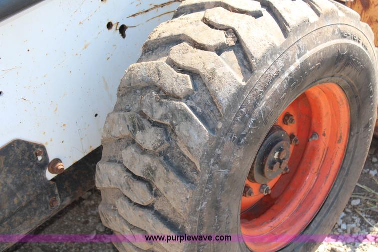 image for item H6801 2002 Bobcat 863 G series skid steer