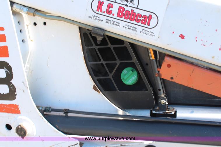 image for item H6801 2002 Bobcat 863 G series skid steer