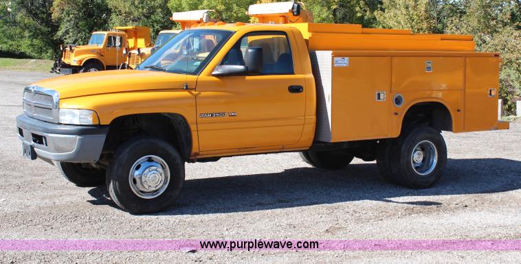 image for item H6810 2002 Dodge Ram 3500 utility truck