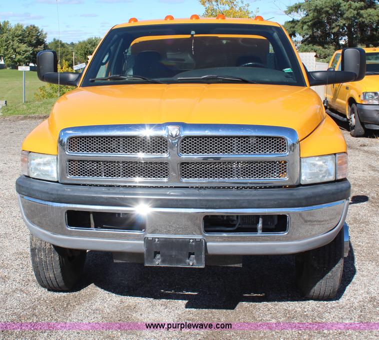 image for item H6810 2002 Dodge Ram 3500 utility truck